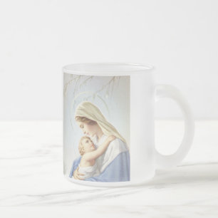 Madonna et tasse de tasse d'enfant