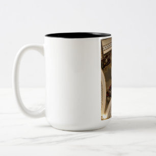 Madrid — Eine bemalte Decke Tasse