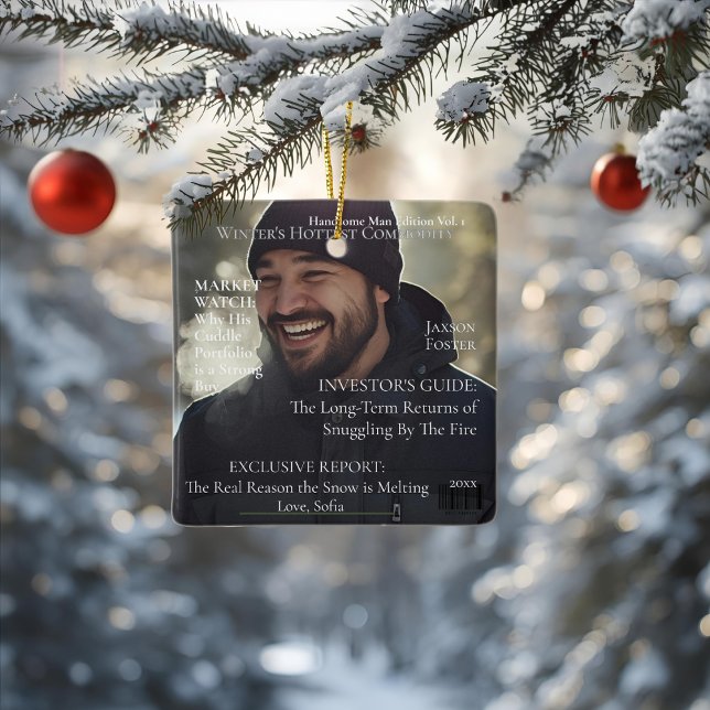 Magazin-Ehemann "Winter's Hottest Commodity" Keramikornament (Professional product mockup, front-view of a square ceramic 'Winter's Hottest Commodity' ornament wi)