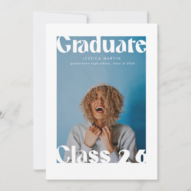 Magazine Inspired Cover Bold Grad Announcement Einladung (Vorderseite)