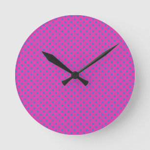 Magenta, Blue Polka Dots Runde Wanduhr