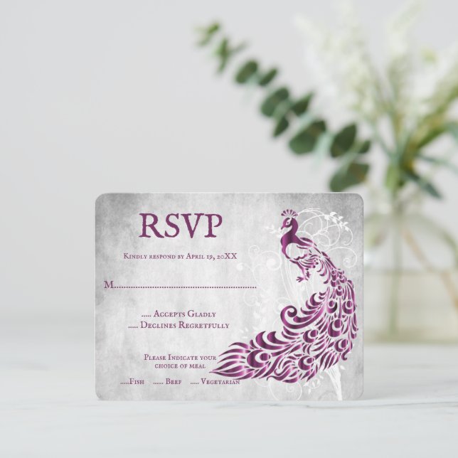 Magenta Peacock Leaf Vine Wedding RSVP Card (Stehend Vorderseite)