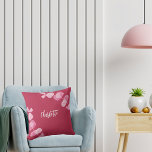 Magenta pink eucalyptus name script kissen<br><div class="desc">Ein magnetafarbener Hintergrund mit rosa Eukalyptus. Personalisieren und einen Namen hinzufügen.</div>