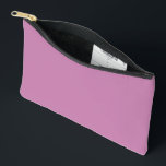 Magenta Rosa Frühlingssaison solide Farbe Zubehörtasche<br><div class="desc">Accessoire Storage Hand Bag Small Purse Print Schnitt Stil und lässig lustiges Mode Statement Zubehör gedruckt mit Magenta Pink Frühjahr Saison Solid Color Illustration und Auswahl Produkte Sammlung von TheFabricSeal Print on Demand Shop unter Zazzle.com #ZazzleMade https://www.zazzle.com/store/thefabricseal TheFabricSeal ©️ Original. Magenta Pink ist eine helle, gedämpfte und gemäßigte warme Farbe...</div>