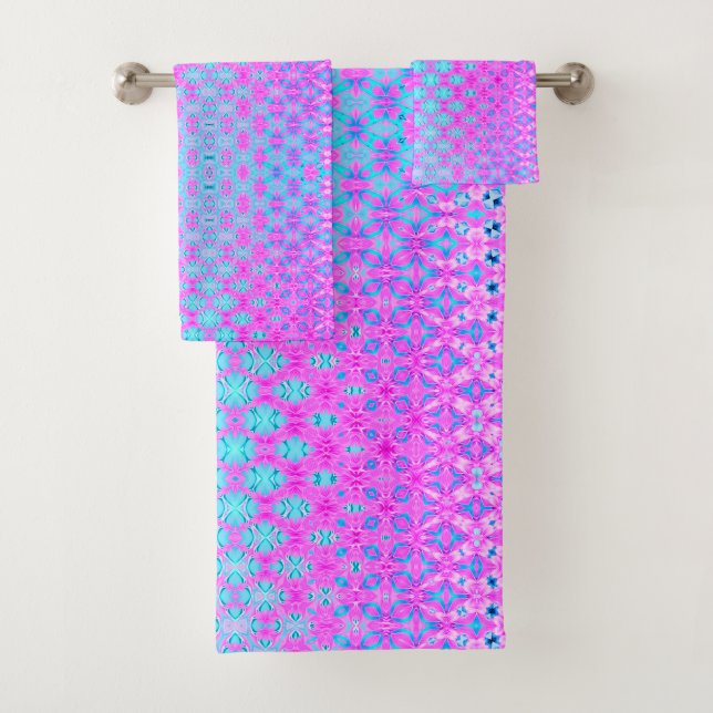 Magenta, Sky Blue und Navy Geometric Badhandtuch Set (Insitu)