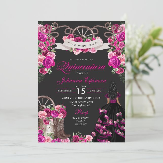 Magenta und Black Cowgirl Western Quinceanera Einladung (Stehend Vorderseite)