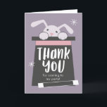 Magic Show Bunny Birthday Party Danke<br><div class="desc">Adorable Design für das magische Show-Thema Ihres Kindes Geburtstag. Niedlicher Hase,  der ihren Kopf aus einem Hut drückt. Es steht "Samantha's Magic Show" im Hut. Es ist auch bearbeitbarer Text in der Karte enthalten. Der Text ist online leicht anpassbar.</div>