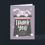 Magic Show Bunny Birthday Party Danke<br><div class="desc">Adorable Design für das magische Show-Thema Ihres Kindes Geburtstag. Niedlicher Hase,  der ihren Kopf aus einem Hut drückt. Es steht "Samantha's Magic Show" im Hut. Es ist auch bearbeitbarer Text in der Karte enthalten. Der Text ist online leicht anpassbar.</div>