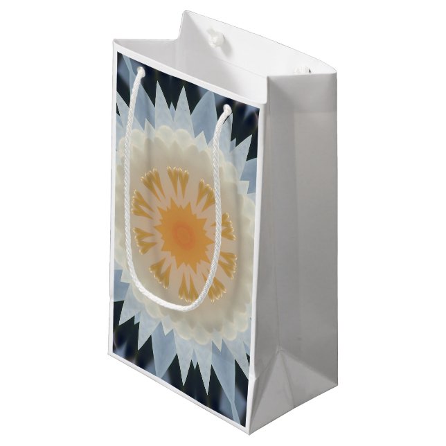 Magical Lotus Kleine Geschenktüte (Vorderseite Schrägansicht)