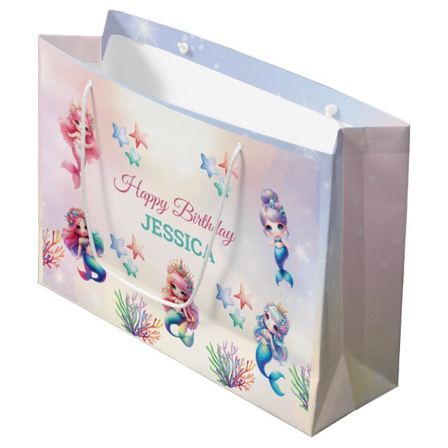 Magical Mermaid Happy Birthday Große Geschenktüte (Vorderseite Schrägansicht)