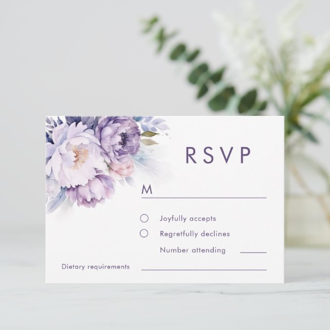 Magical Purple Florals Winter Wedding  RSVP Karte (Stehend Vorderseite)