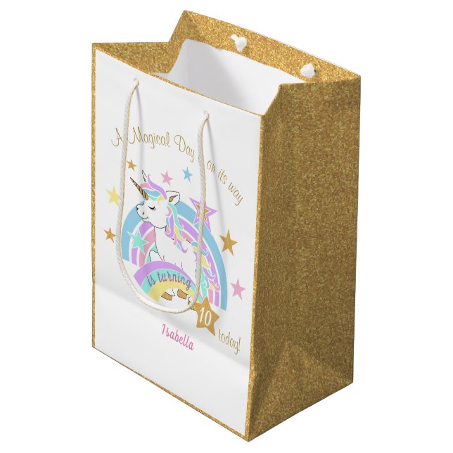 Magical Unicorn Birthday Mittlere Geschenktüte (Vorderseite Schrägansicht)