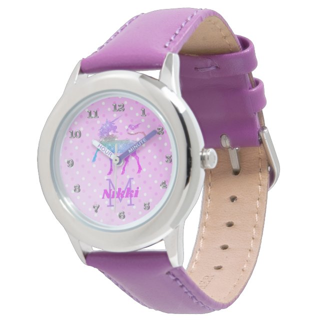 Magical Unicorn Lila Personalisierte Girls Armbanduhr (Schrägansicht)