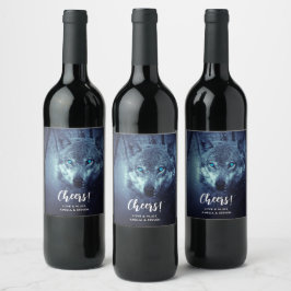 Magical Wild Wolf mit Phantastischen blauen Augen Weinetikett