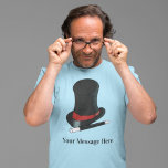 Magicians Hat and Magic Wand Personalisiert T-Shirt<br><div class="desc">Fügen Sie einen Namen oder eine benutzerdefinierte Nachricht hinzu,  um ein personalisiertes Geschenk zu schaffen,  das für Zauberer jeden Alters perfekt ist. Dieses grafische Tee hat eine realistische Stildarstellung eines Zauberhutes in Schwarz und Rot und einen Zauberstab in Schwarz und Weiß mit einem Namen unter der Grafik.</div>