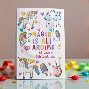 Magie ist rund um Pastellfarben Einhorn Geburtstag Mittlere Geschenktüte