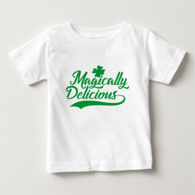 Magisch köstlicher St. Patrick's Day Baby T-shirt (Vorderseite)