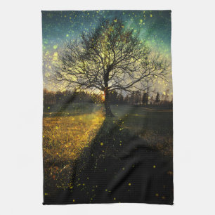Magische Glühwürmchen, traumhafte Landschaft Geschirrtuch
