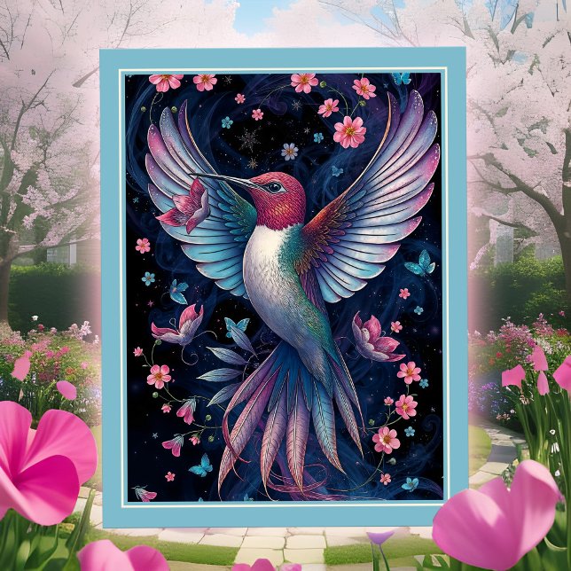 Magische Hummingvogel Iridescent Wings Pink-Blume Postkarte (Exotic Hummingbird postcard, wings spread in magical flight, pink & blue flowers, beautiful artistic)
