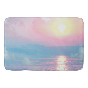 Magische Landschaft in rosa Sonnenuntergang Badematte
