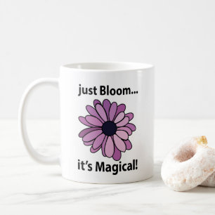 Magische Lila Blume blendet einfach ihre Magie Kaffeetasse