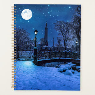Magische Winternacht mit Sternenhimmel und Vollmon Planer