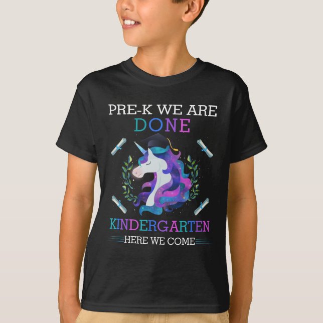 Magischer Einhorn-Kindergarten vor dem K-Abschluss T-Shirt (Vorderseite)