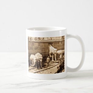 Magischer Laternenbild-Ringling-Bros-Elefantenzug Kaffeetasse