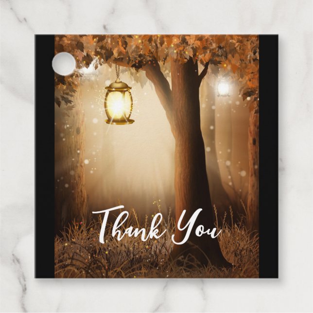 Magischer Wald mit Lichtern Geschenkanhänger (Vorderseite)