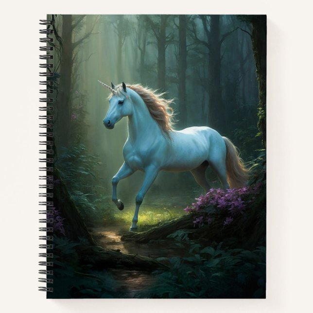 Magisches Einhorn im verzauberten Wald Notizbuch (Vorderseite)