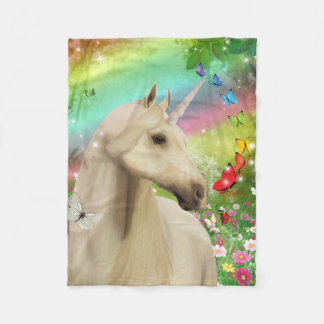 Magisches Einhorn mit Regenbogen- u. Fleecedecke
