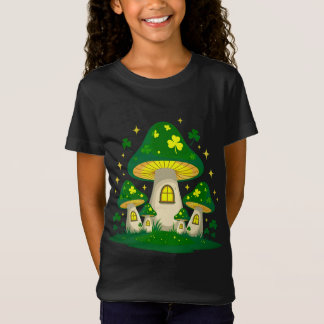 Magisches Pilzdorf mit Leuchteffekt T-Shirt