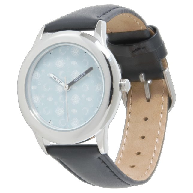 Magisches weißer Mond Sun Stars Blaues Muster Armbanduhr (Schrägansicht)