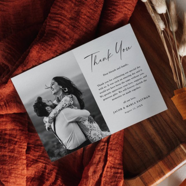 Magnet de remerciement de mariage avec photo et éc (Simple and elegant modern script wedding photo thank you magnetic card.)