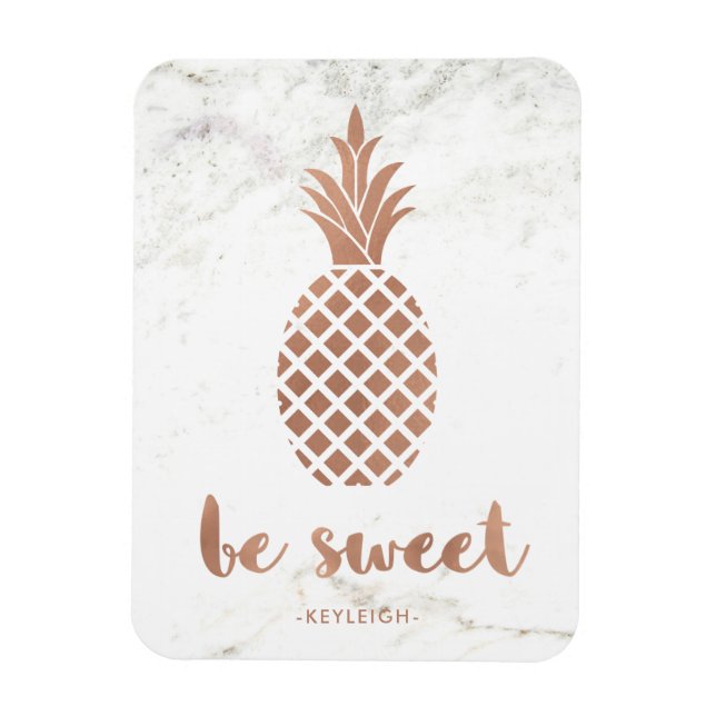 Magnet Flexible Ananas rose rose sur Marbre blanc | Soyez doux (Vertical)