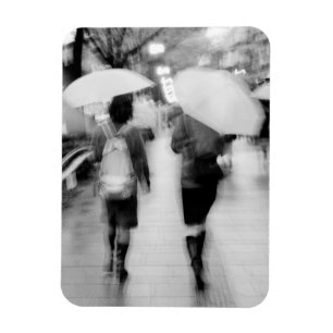 Magnet Flexible Asie, Japon, Tokyo. Jeunes femmes et parapluies.