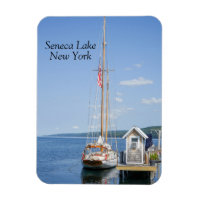 Bateau à voile amarré au lac Seneca