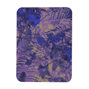 Magnet Flexible Camouflage against blue flower