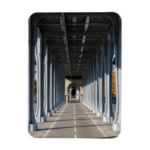 Magnet Flexible Circuit sur le pont Bir-Hakeim - Paris, France