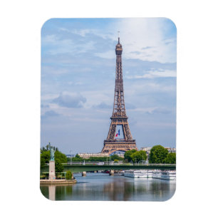 Magnet Flexible Drapeau français agitant au milieu de la Tour Eiff