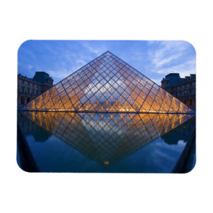 Magnet Flexible France, Paris. Le Louvre au crépuscule. Crédit