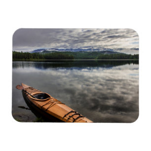 Magnet Flexible Kayak en bois sur le rivage du lac Beaver