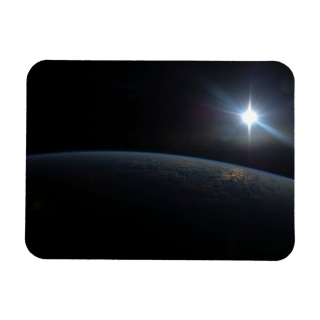 Magnet Flexible Le Soleil qui s'installe sur l'horizon terrestre. (Horizontal)