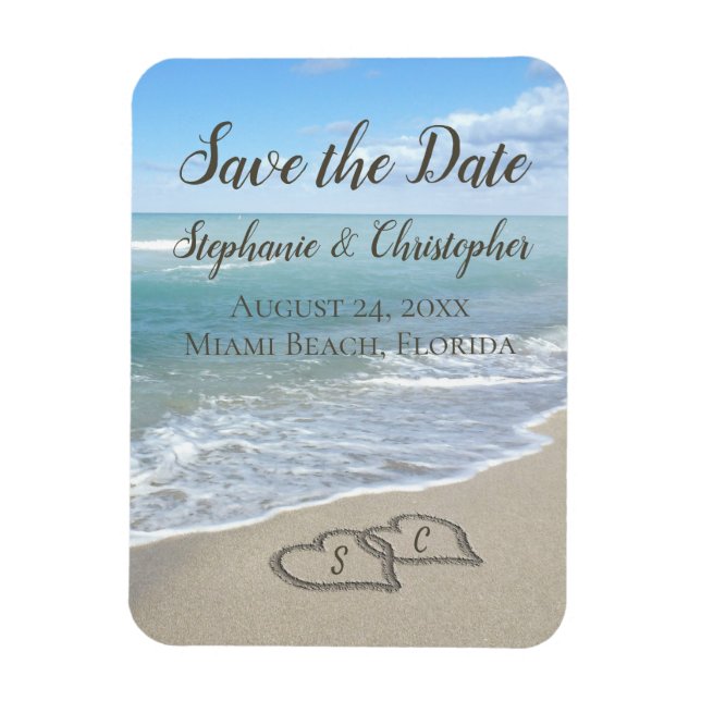 Magnet Flexible Mariage de plage Coeurs Monogrammes dans le sable (Vertical)