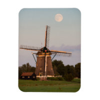 Moulin à vent sous aimant photo pleine lune