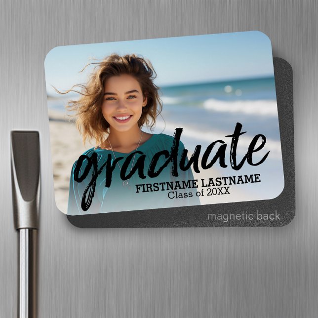 Magnet Flexible Photo de graduation tendance avec lettres brossées (Personalized fridge magnet - add photos and custom text)