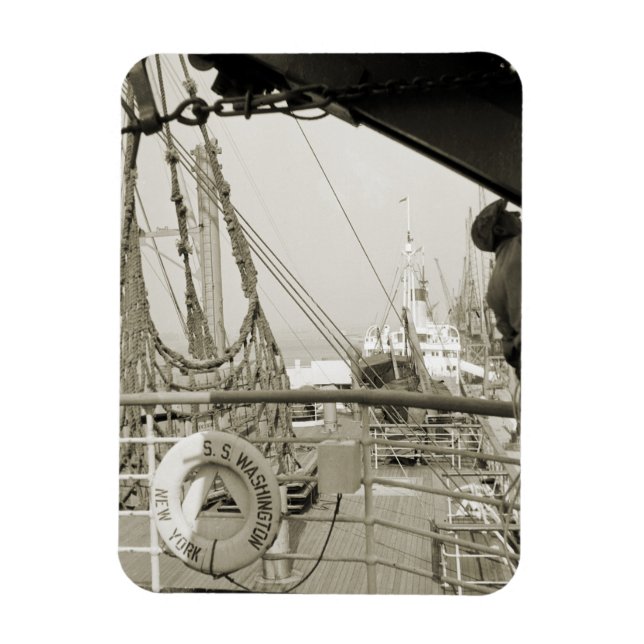 Magnet Flexible SS Washington Luxury Liner Cruise Ship 1930's Deck (Vertical)