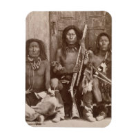 Trois Braves indiens, photographiés par le Royal E