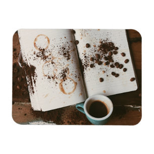 Magnet Flexible Un café chaud avec du livre et des haricots