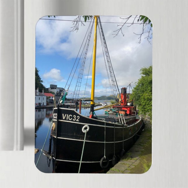 Magnet Flexible Vic32 Puffer Boat dans le bassin du canal de Crina (Créateur téléchargé)